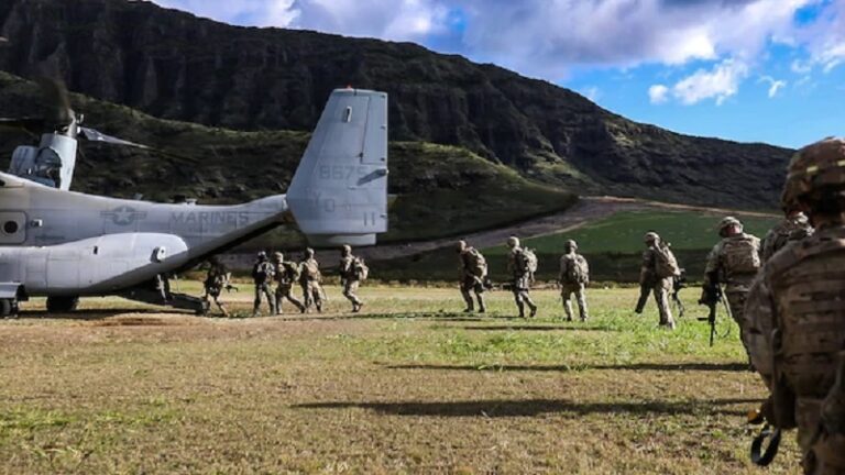 US Soldiers conduct exercise with Marine Corps in Hawaii