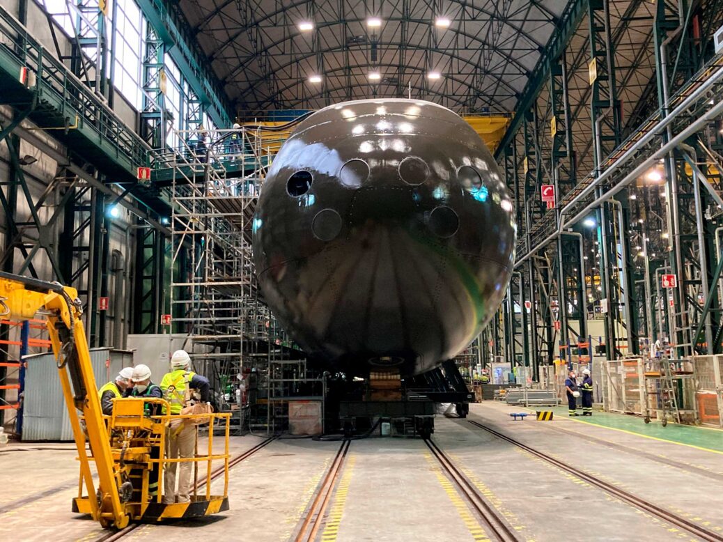 El primer submarino de la clase S-80 Plus de la Armada Española en iniciar pruebas de amarre