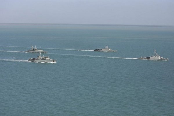 Australian and Indonesian navy vessels